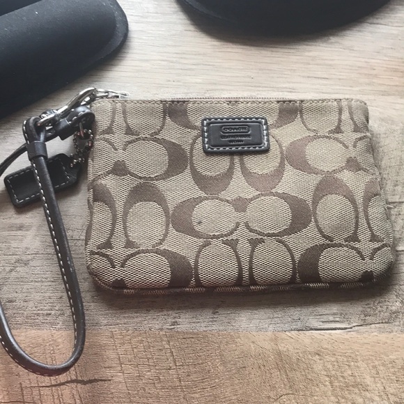 Coach wristlet - Picture 1 of 5